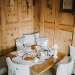 Baecksteinerhof Farm stay Merano