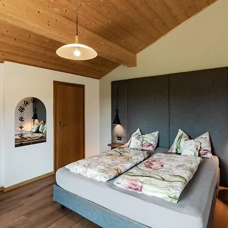 Baecksteinerhof Фермерський будинок Мерано